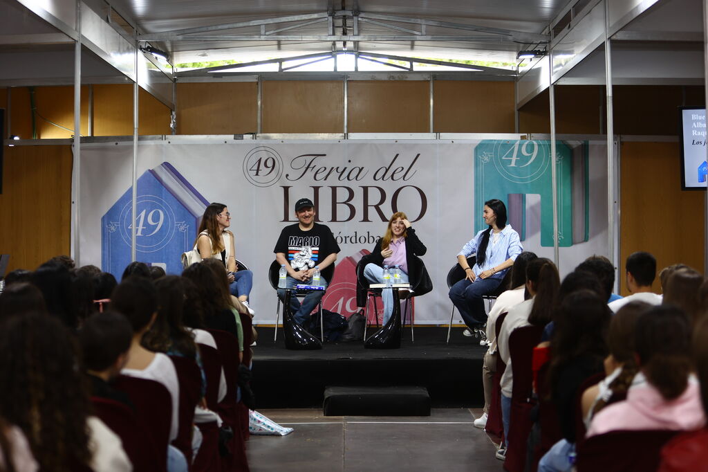 Las im&aacute;genes del encuentro con Blue Jeans, Alba Zamora y Raquel Brune en la Feria del Libro de C&oacute;rdoba