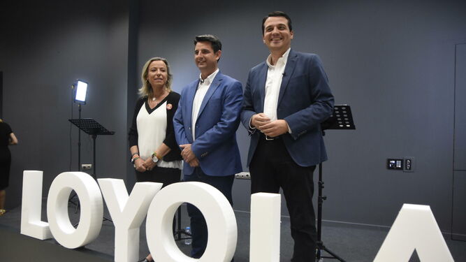 Isabel Albás (Cs), Pedro García (IU) y José María Bellido (PP) en el debate en la Loyola organizado por Onda Mezquita, al que declinó asistir el PSOE.