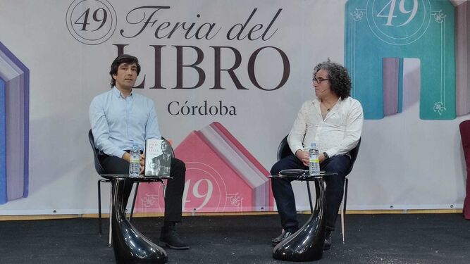 César Suárez y Juan Pablo Luna, en la presentación de 'El enigma de Paco de Lucía'.